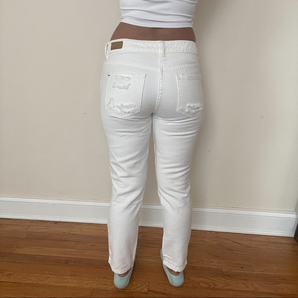 Distressed Jeans - Picture 4 of 6